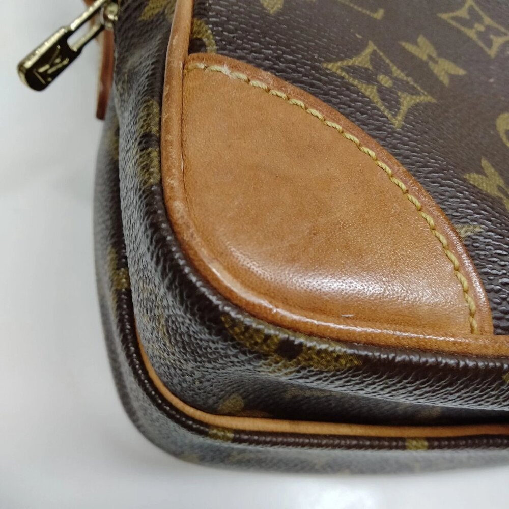 Authentic Louis Vuitton Amazone Monogram Crossbody Bag 239-112525 - Picture 7 of 10